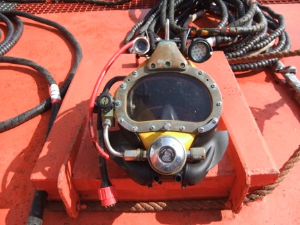 Diving Helmut